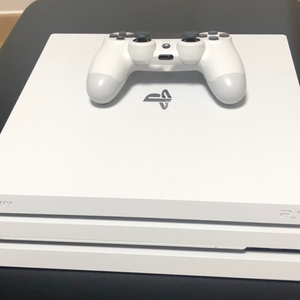 PS4 Pro 1TB 화이트 팝니다 (청주/서울/인천)