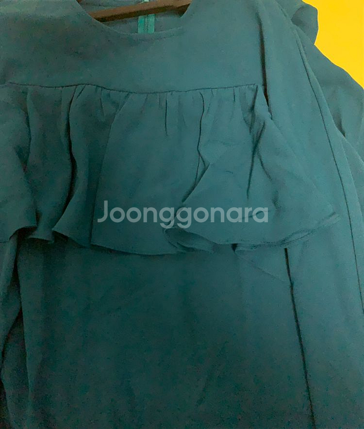 프릴 블라우스--3