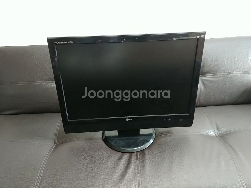 LG LCD22인치 모니터겸 TV 팝니다--0