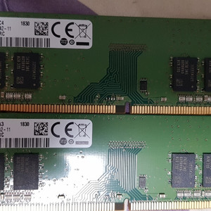 삼성 DDR4 8GB 19200 C다이 2장 팝니다.