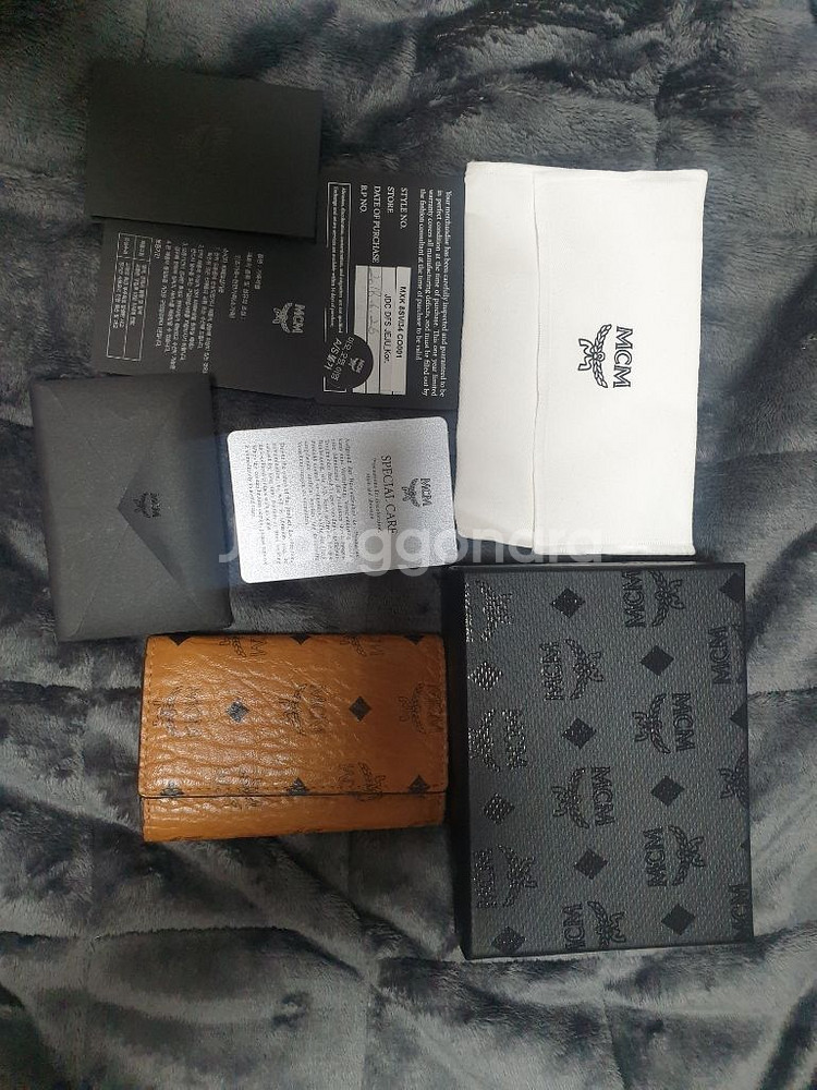 MCM 키홀더 지갑입니다 --0