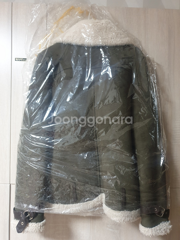 여성무스탕입니다 자켓--1