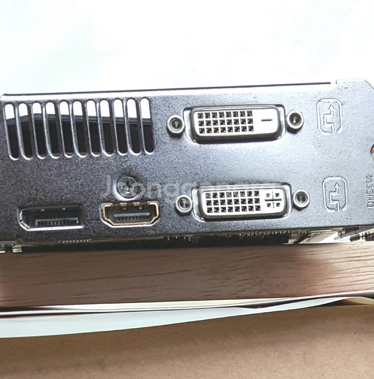 기가바이트 라데온 HD 6950 1GB 윈드포스3X--1