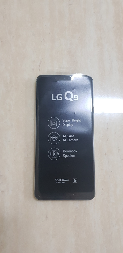 LG Q9--2
