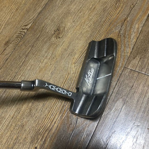 야마모토 수제퍼터 33인치 입니다 5타 줄여줌~~