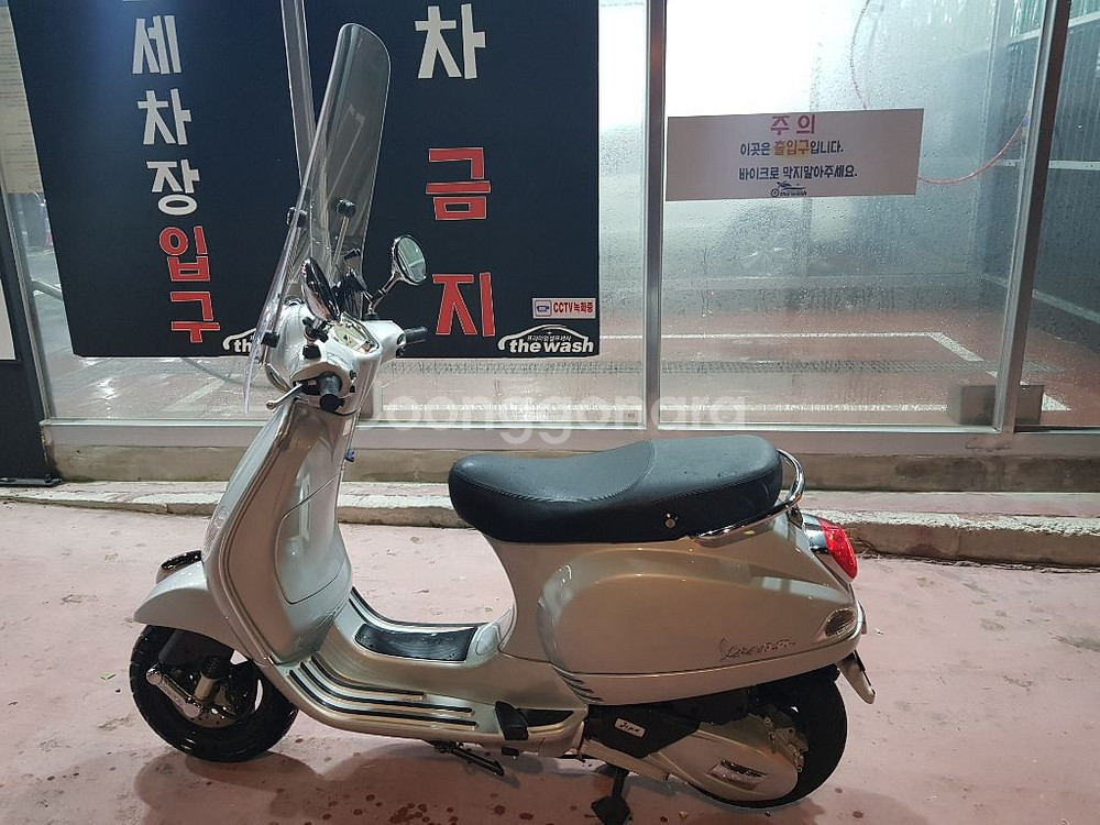 18년식 베스파lx125 팝니다.  (가격 내림)--2