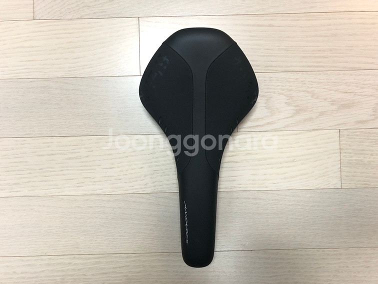 로드 자전거 카본 안장 Fizik Antares R1--0