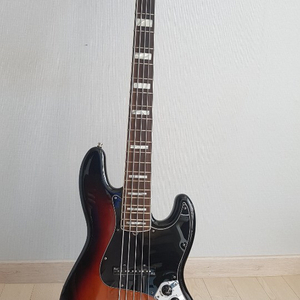 fender american deluxe 5 bass