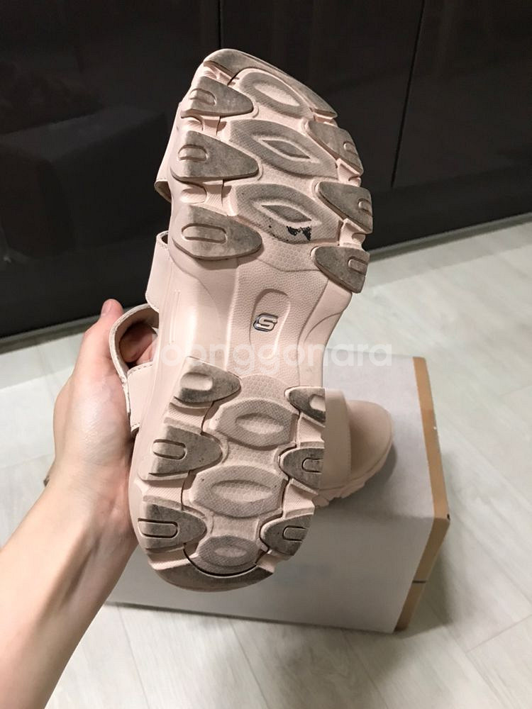 스케쳐스 샌들 240~245 올여름초구입 딱2번신음--5