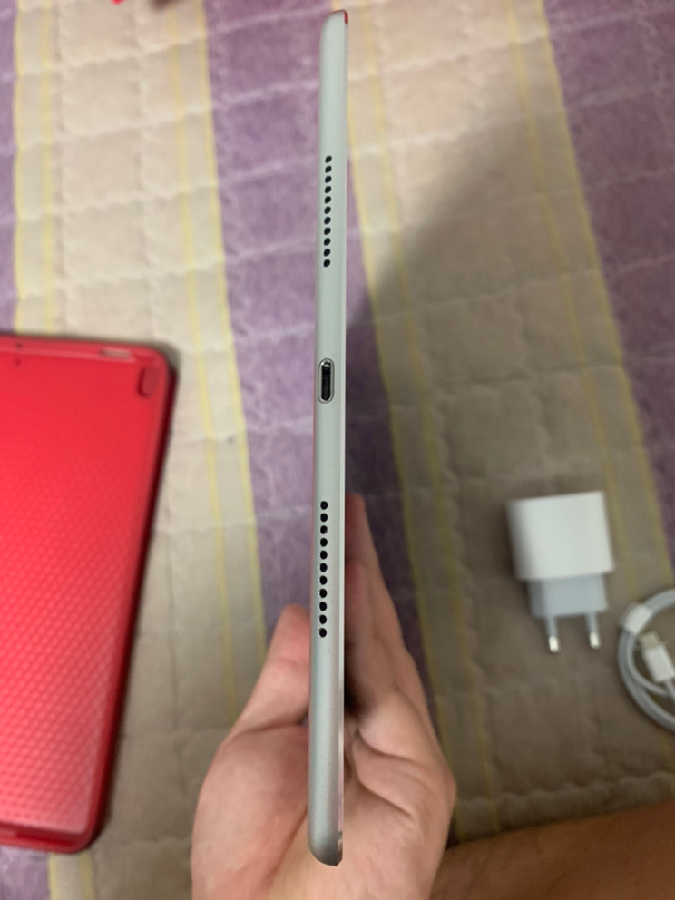 아이패드프로2세대 10.5 실버 64G 셀룰러 팝니다--1