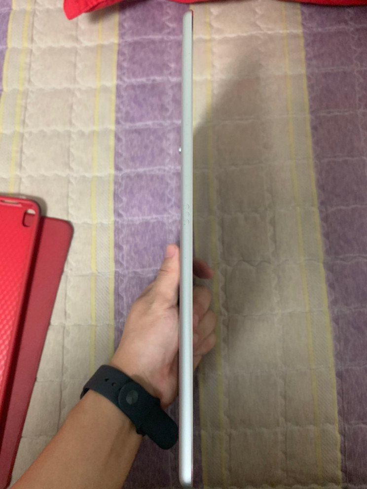 아이패드프로2세대 10.5 실버 64G 셀룰러 팝니다--6