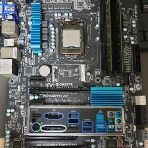 GIGABYTE GA-Z77X-D3H 메인보드 팝니다