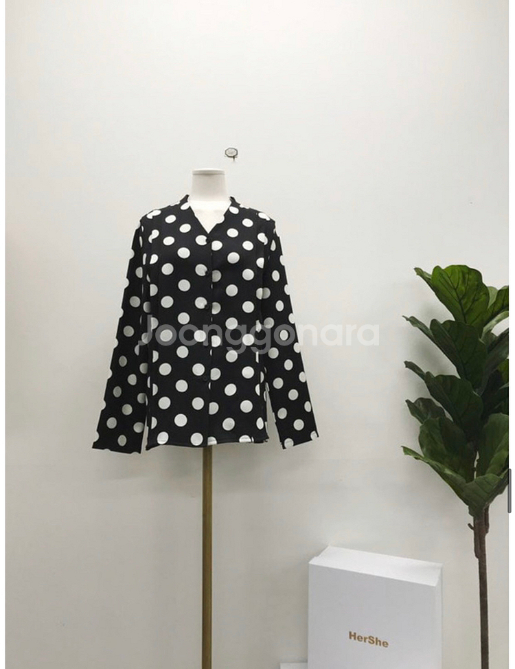 허쉬0109 허쉬마켓 도트핀턱블라우스--4