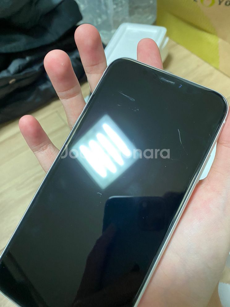 아이폰XR 64기가 화이트 판매합니다--8