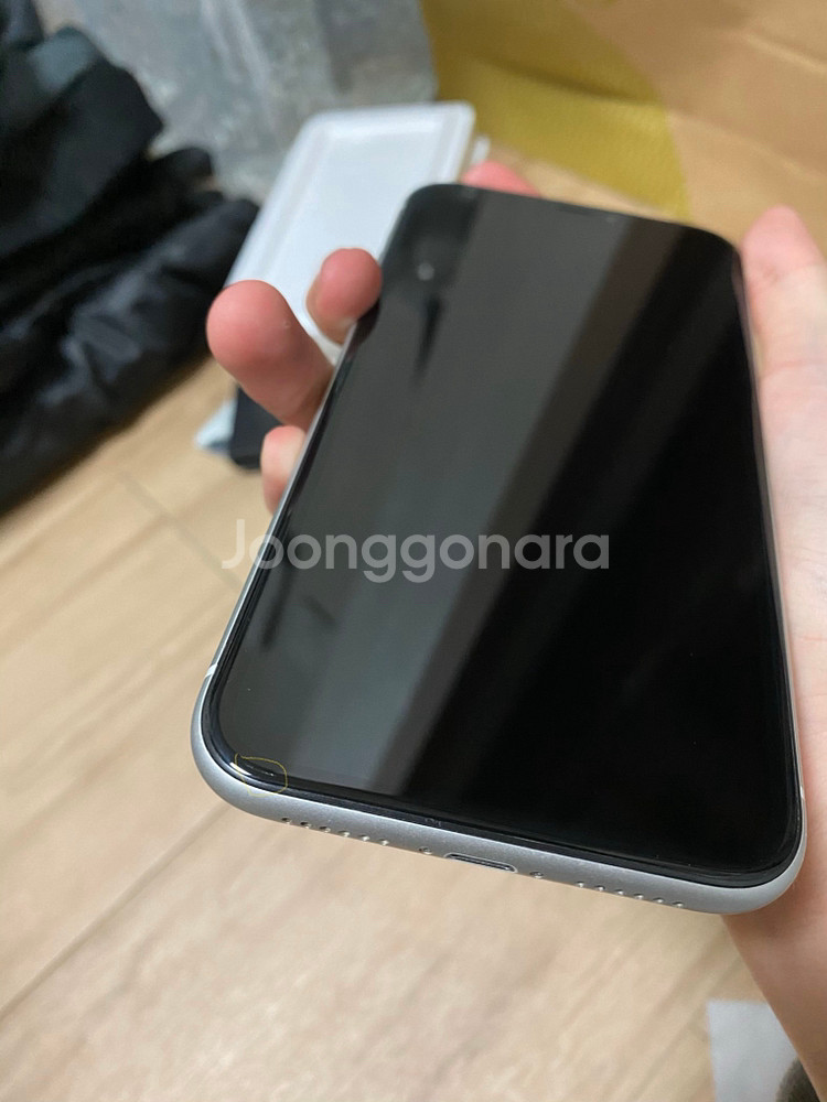 아이폰XR 64기가 화이트 판매합니다--9