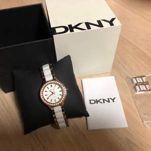 DKNY 손목시계