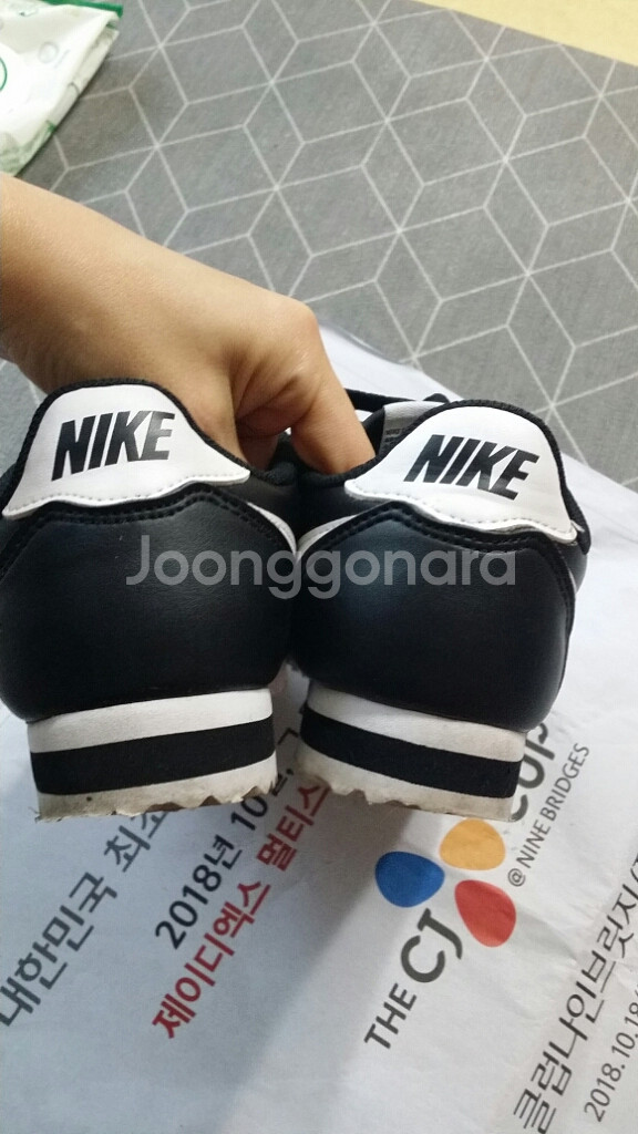 나이키 클래식 코르테즈235--5