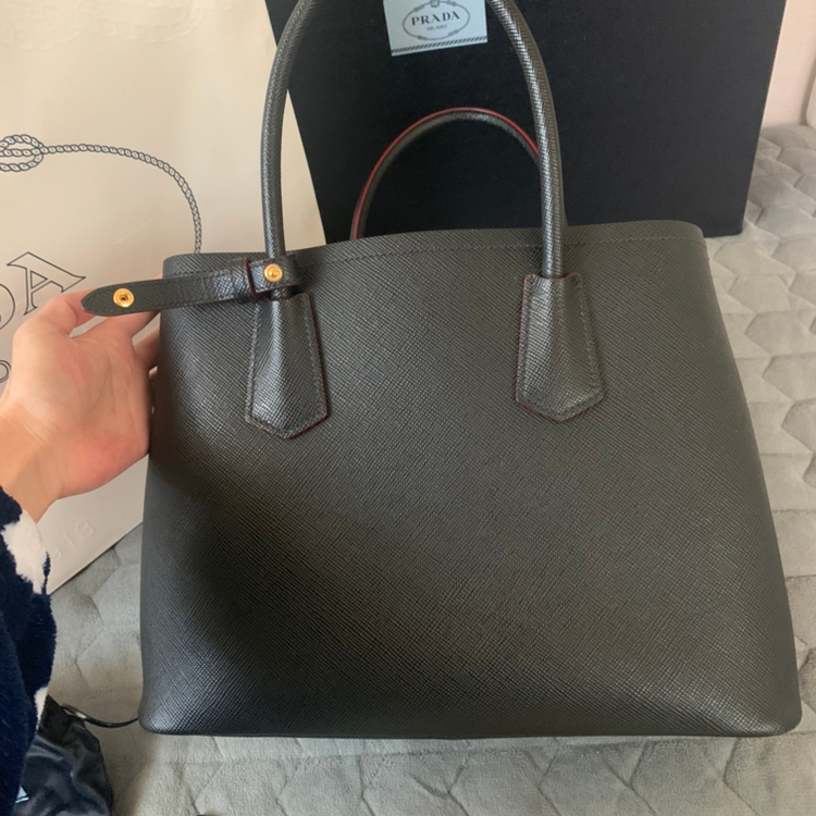 프라다 두블레백--2