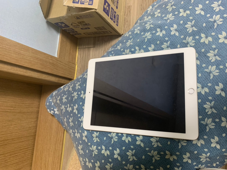 아이패드 6세대 32기가 와이파이--1