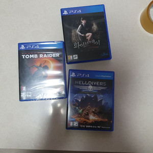 ps4타이틀 3개 일괄판매.툼레이더.헬다이버.화이트데이