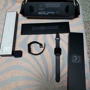 [중고] 애플워치4 44mm 알루미늄 Nike+ 셀룰러