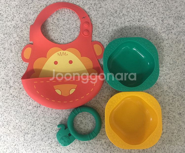 마커스앤마커스. 새상품. 턱받이 치발기 그릇2--0
