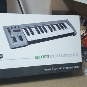 Acorninstruments masterkey 25