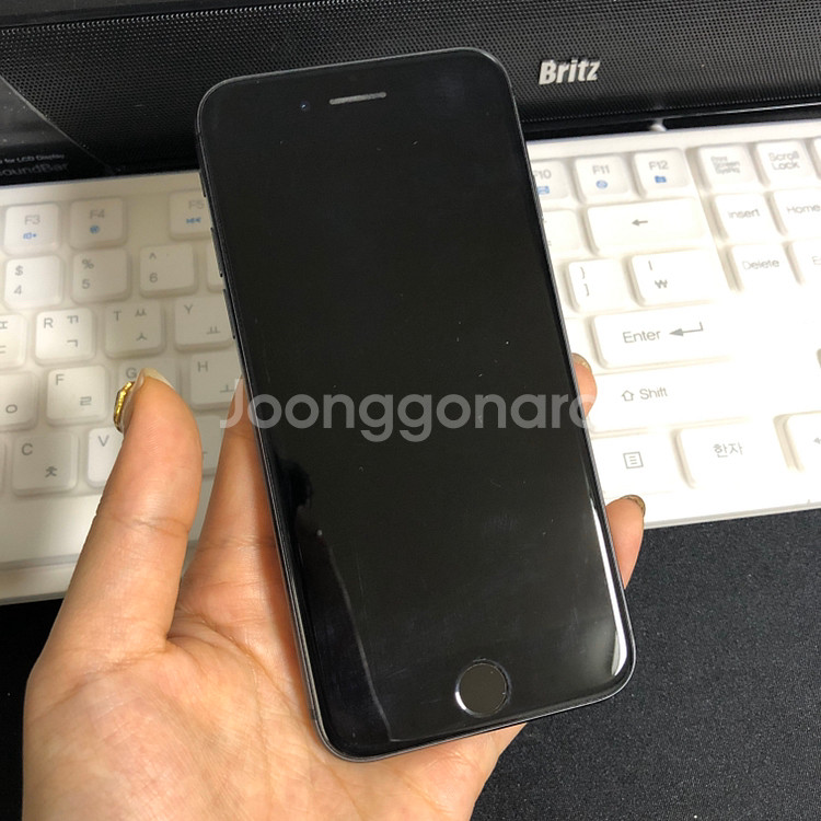 아이폰8 64기가 무음 일본판 스그 s급 공기계--3