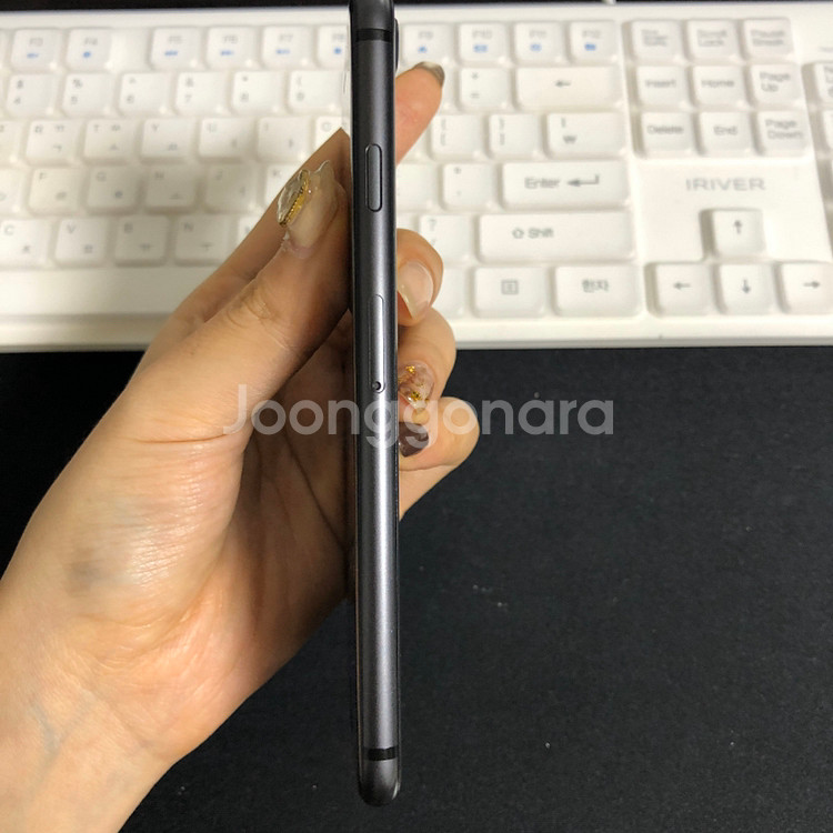 아이폰8 64기가 무음 일본판 스그 s급 공기계--8