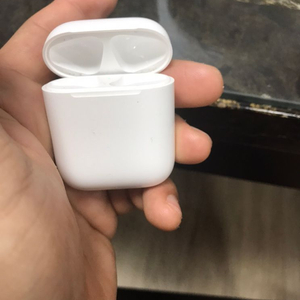 에어팟2케이스 팔아요(가격내림)