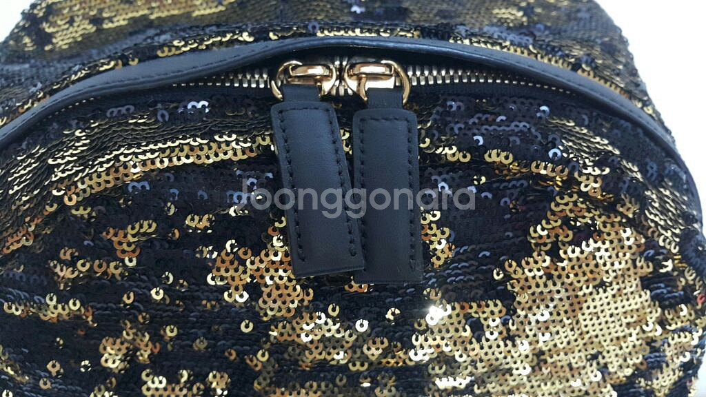 제이에스티나 스팽글백팩 블랙 L싸이즈 새상품입니다.~~--2