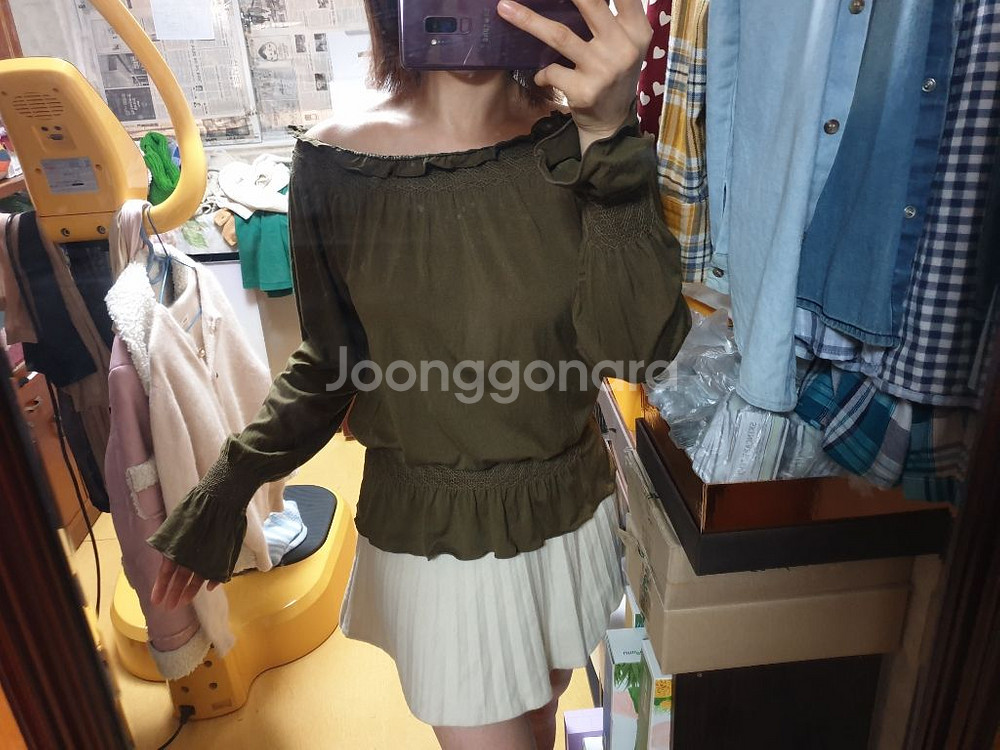 YK038 정품 아방가르드 오프숄더 셔링 블라우스--0