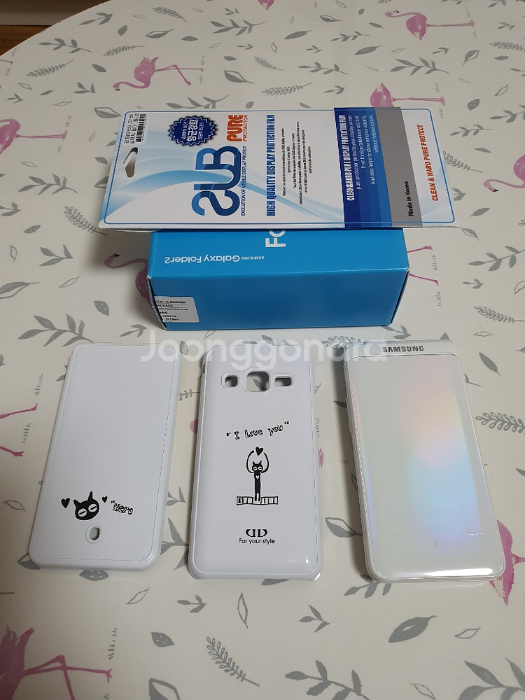 갤럭시 폴더2 2019년 32G 화이트 풀박 팝니다.--0