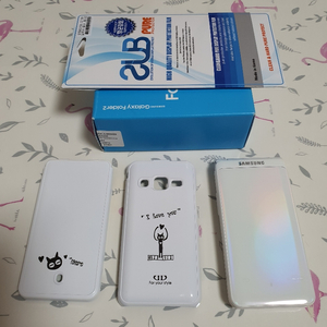 갤럭시 폴더2 2019년 32G 화이트 풀박 팝니다.