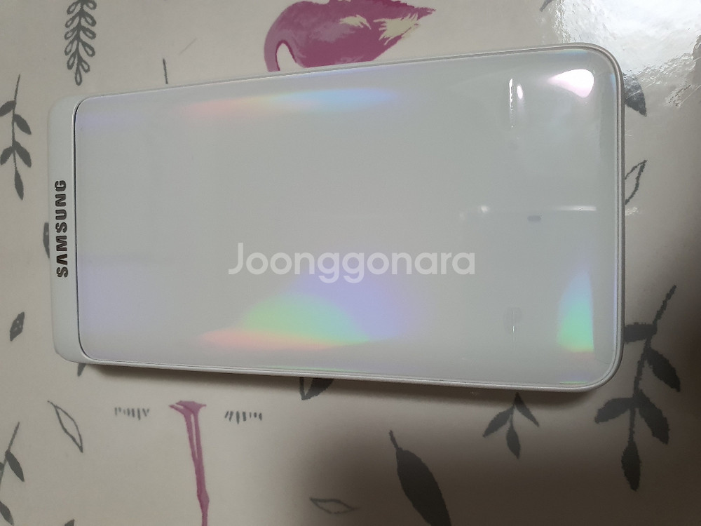 갤럭시 폴더2 2019년 32G 화이트 풀박 팝니다.--2