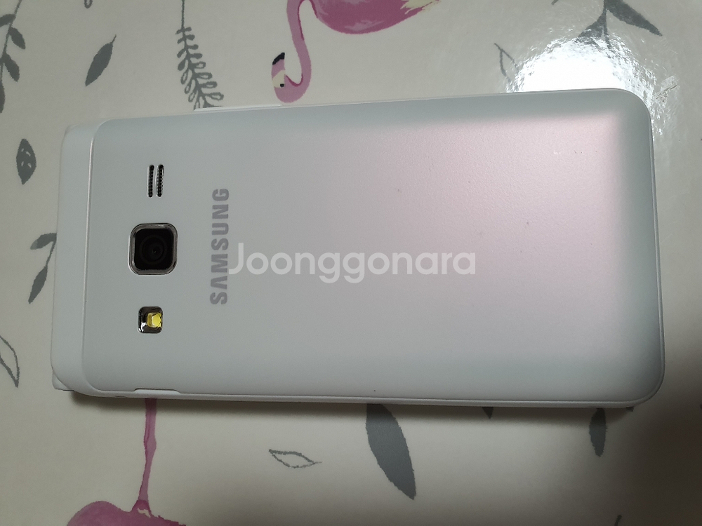 갤럭시 폴더2 2019년 32G 화이트 풀박 팝니다.--3