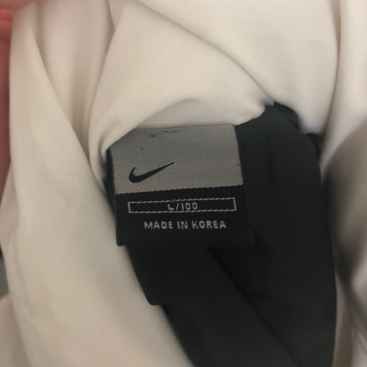 나이키 스우시패딩 올화이트패딩 올드스쿨 뉴챔프 패딩--2