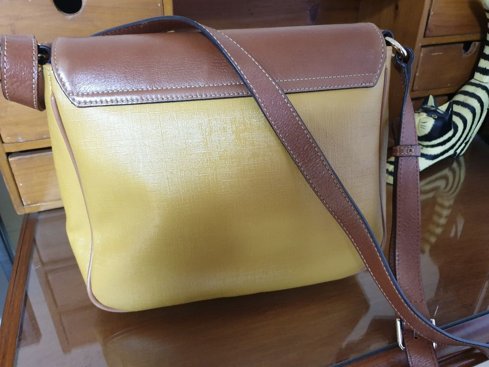 빈폴 크로스백 올가죽--1