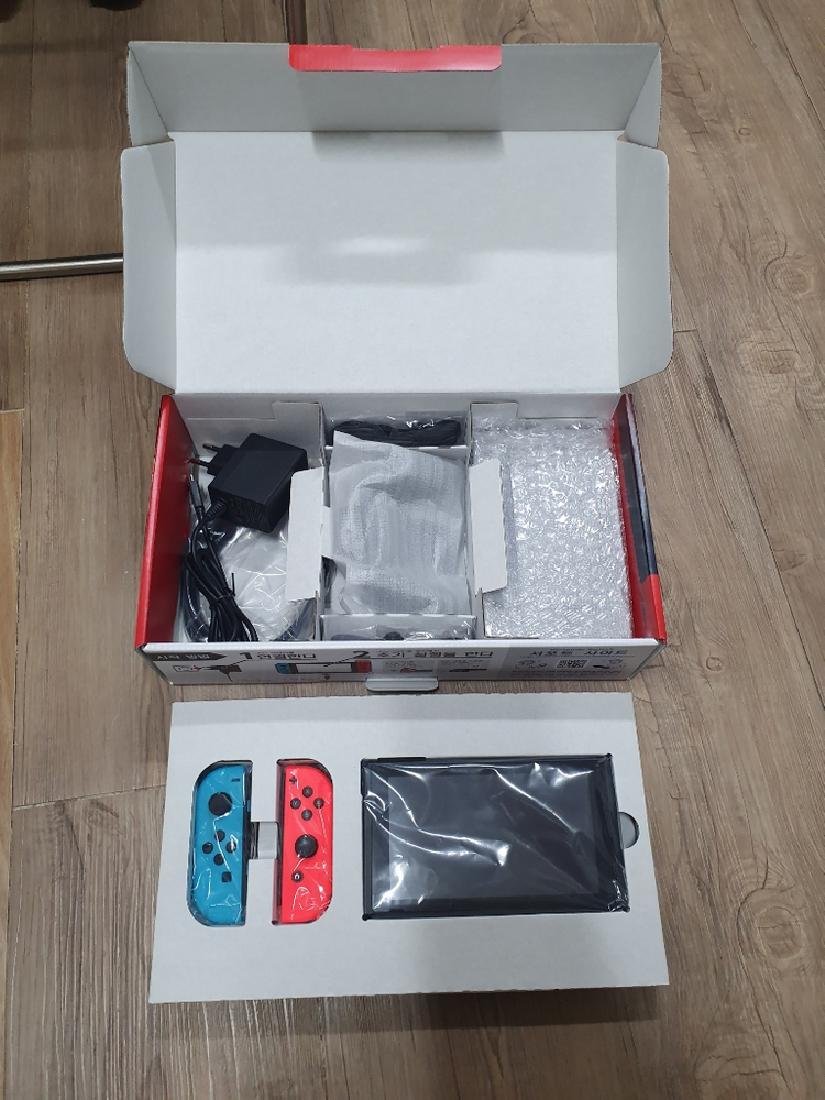 닌텐도 스위치 신형 S급 30에팝니다--1