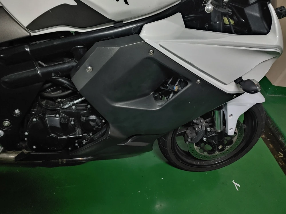 코멧650rc 이미지