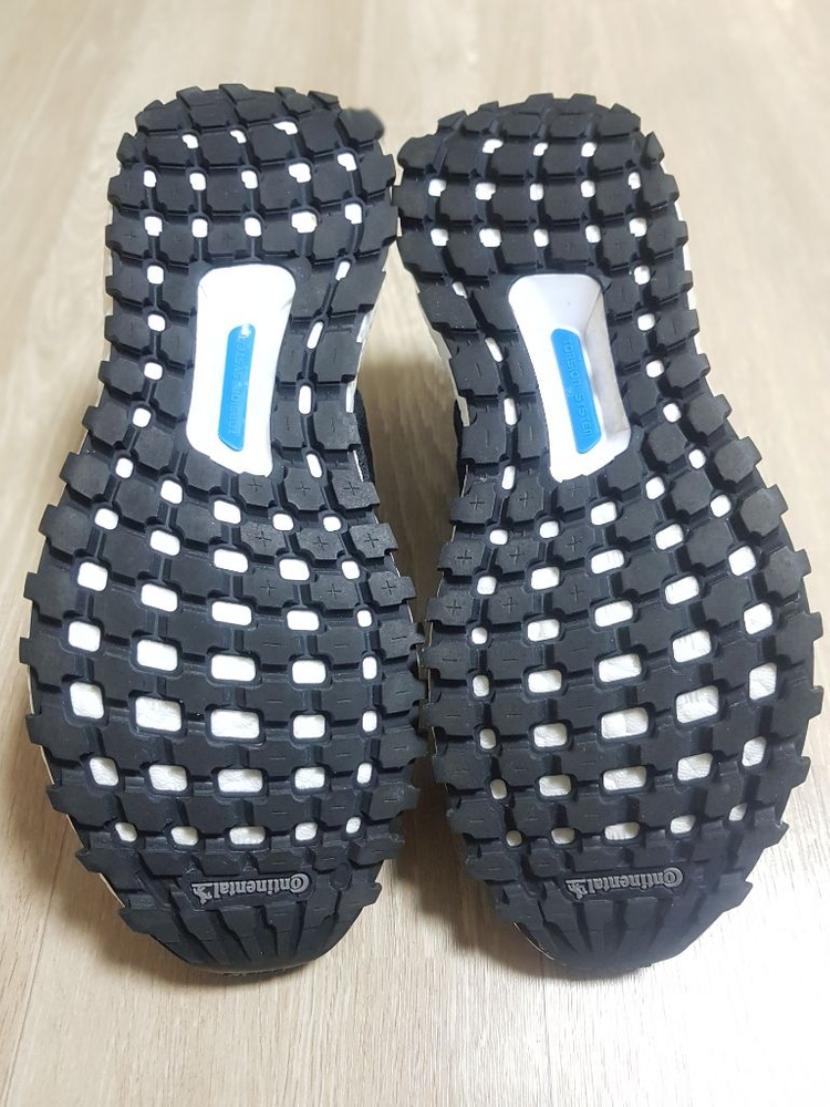 아디다스 울트라부스트 올터레인 250 255사이즈--4