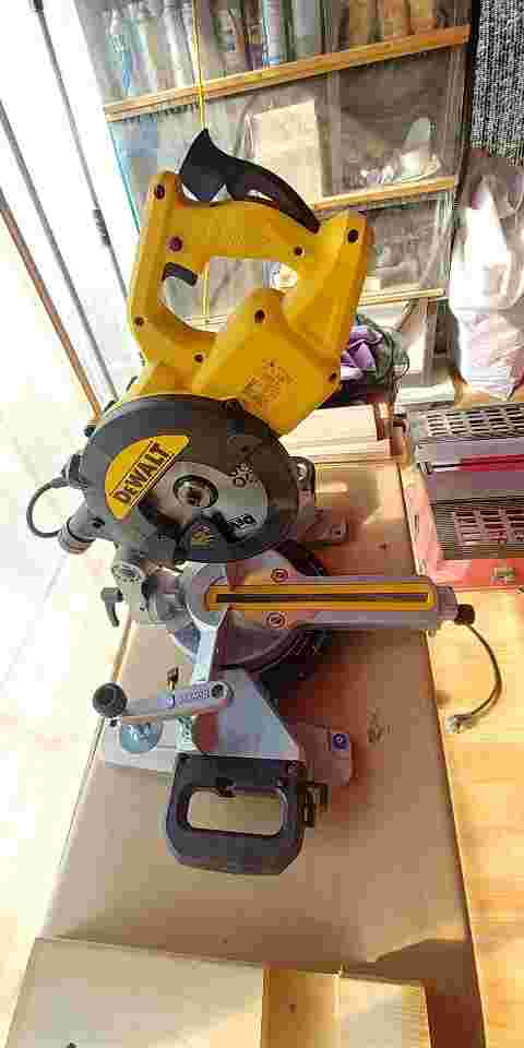 DWS774 8.5인지 슬라이딩 각도 절단기--1