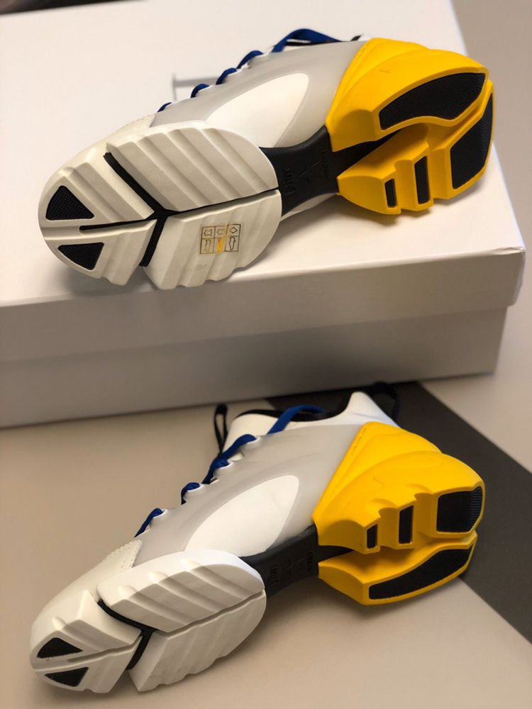 디올운동화 이미지