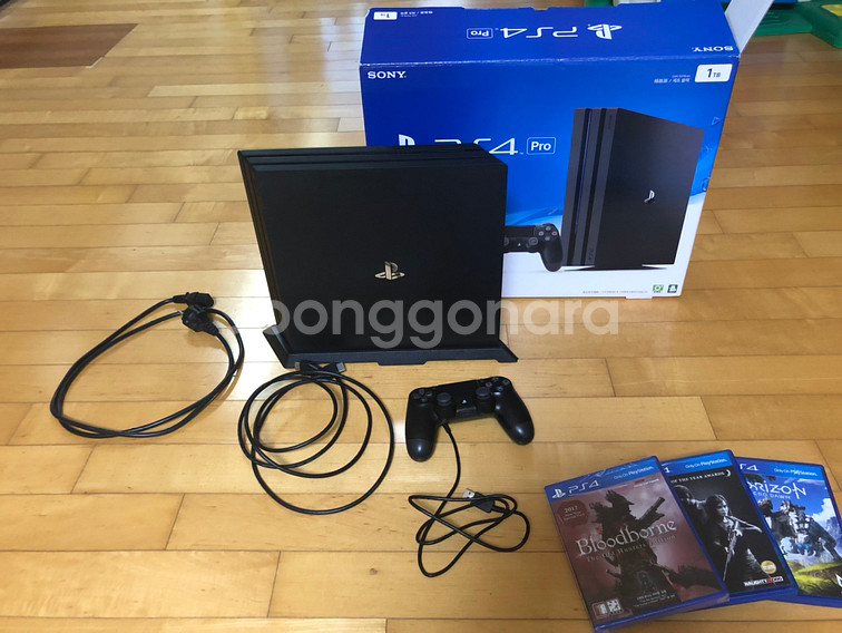 PS4 pro 1테라 팝니다--0