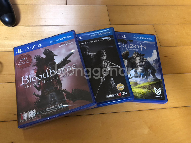 PS4 pro 1테라 팝니다--1