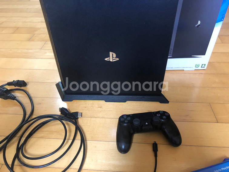 PS4 pro 1테라 팝니다--5