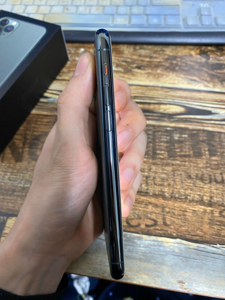 아이폰11pro 64GB 미드나잇그린--5