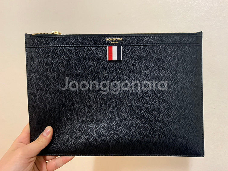 정품 톰브라운클러치 교신합니다 추금o--0