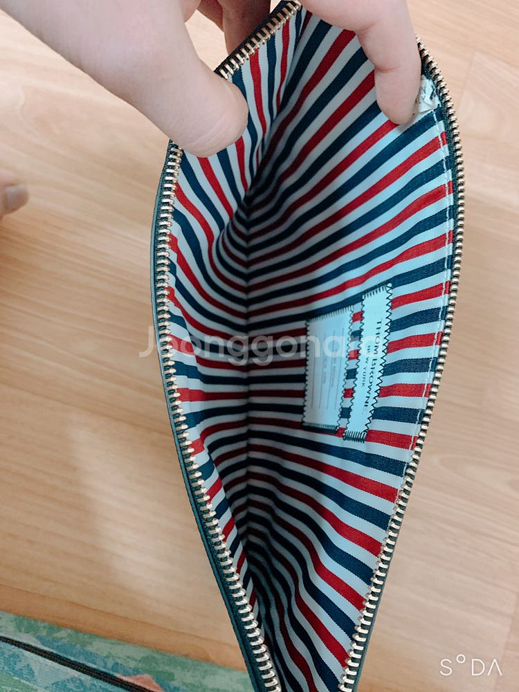 정품 톰브라운클러치 교신합니다 추금o--6