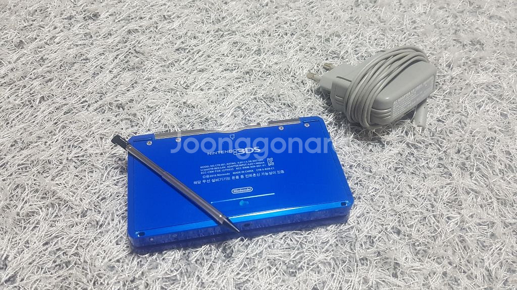 닌텐도 3ds + 정발칩 6개 + e샵 게임1개--2